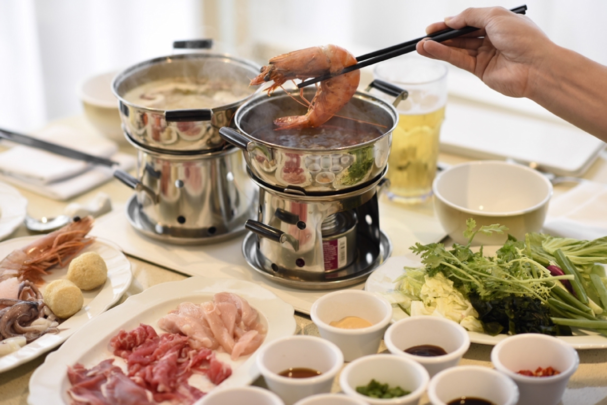 Royal Caribbean International Quantum of the Seas Interior Solarium Bistro 6.jpg