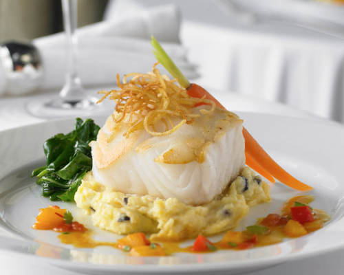 Royal Caribbean Independance of the seas Interior new main dining.jpg