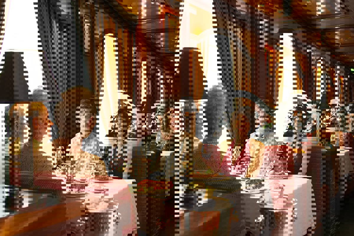 Princess Cruises Royal Class Interior crown grill 2.jpg