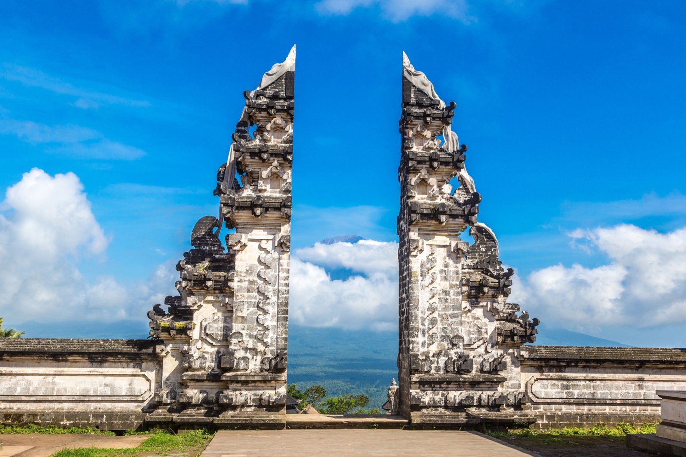 'Gate of Heaven' at the Lempuyang Temple 