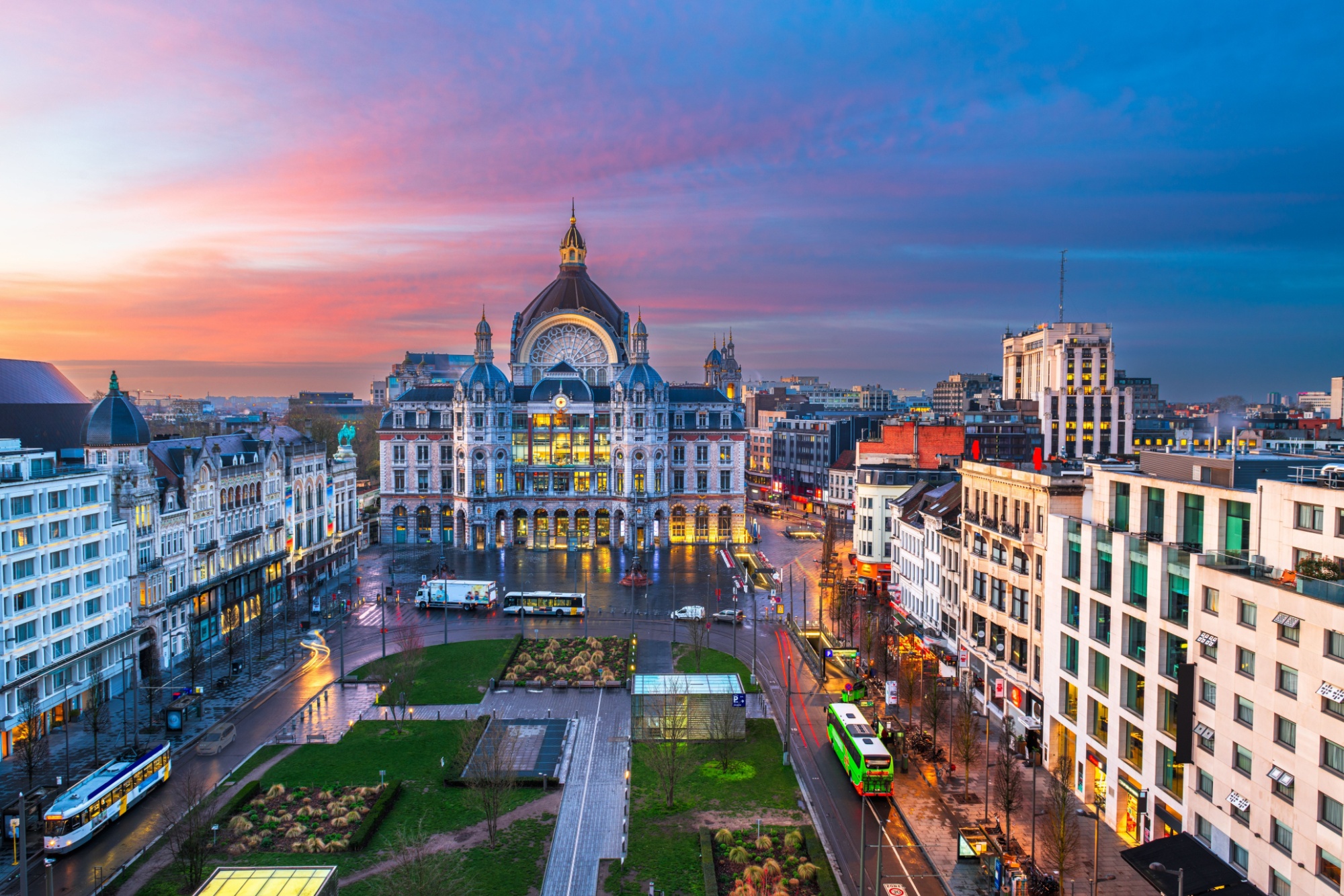 Shutterstock 2189890195 Antwerp Belgium