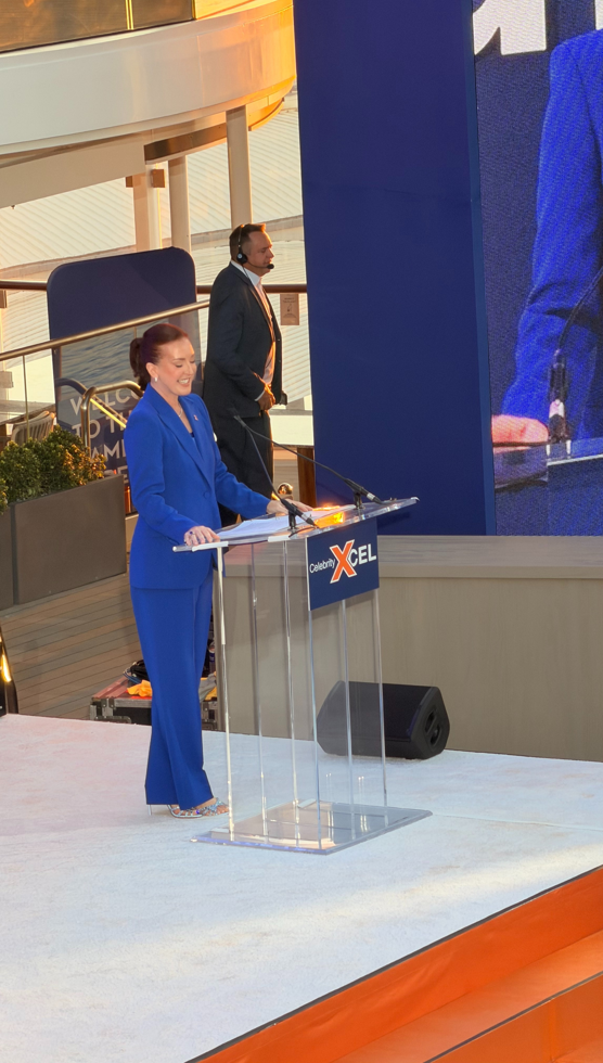 President Laura Hodges Bethge giving speech