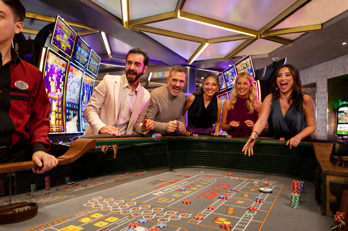 RCI Icon of the Seas Casino Royale.png