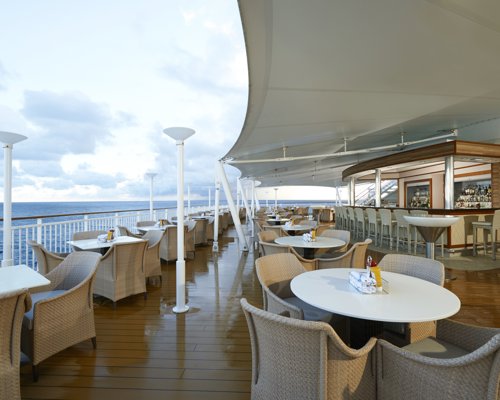 NCL Norwegian Gem Great Outdoors Bar.jpeg