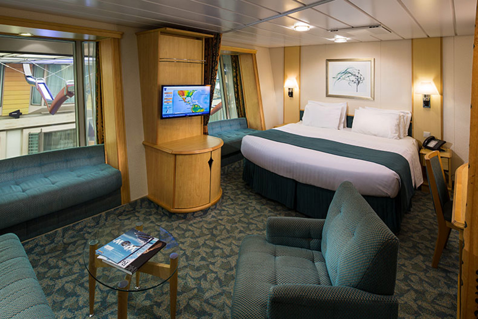 Spacious Promenade View Interior