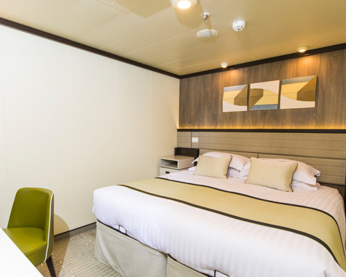 P&O Cruises Britannia Inside.jpg