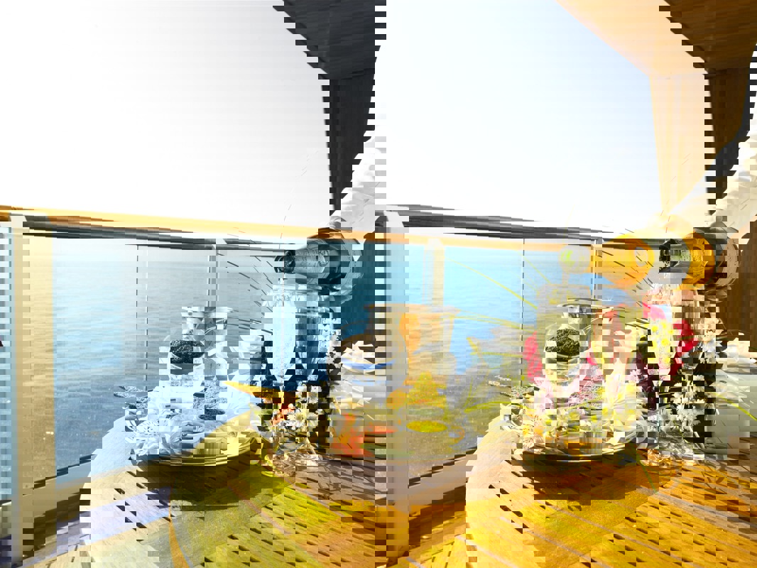 Princess Cruises Royal Class Interior balcony dining 3.jpg