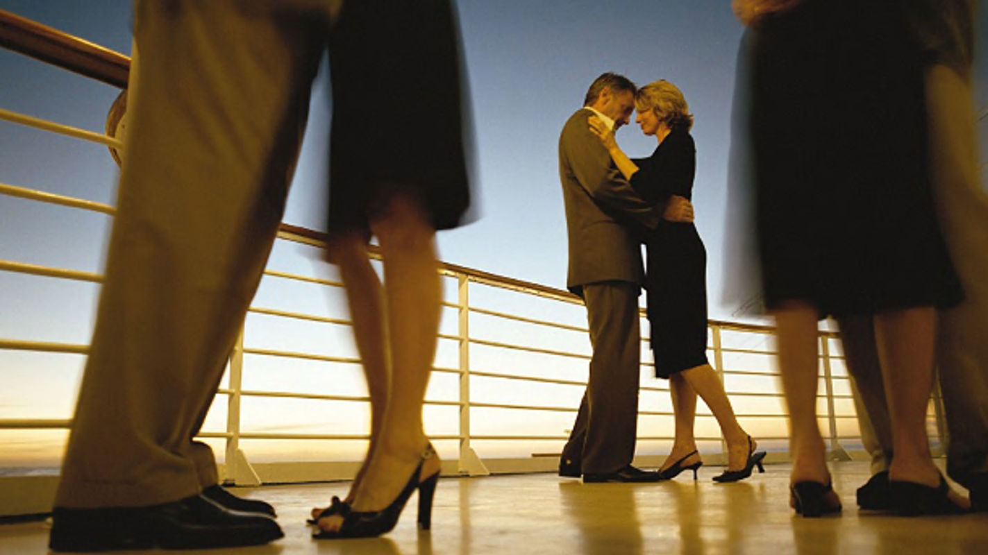 Princess Cruises - Discovery Princess - Music & Dancing .png