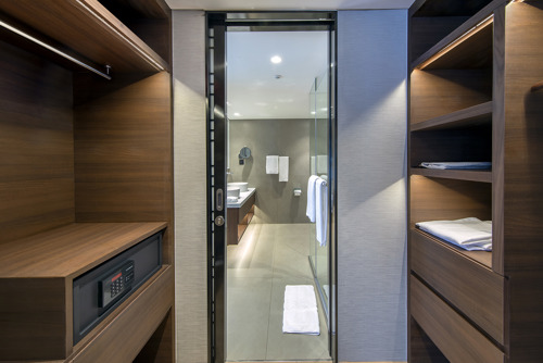 Owner's One-Bedroom Suite - Deck 4