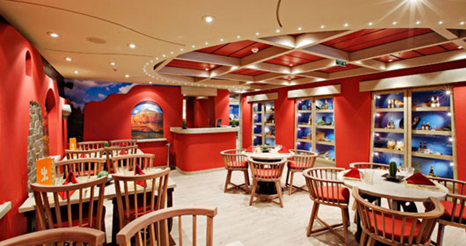  MSC Cruises Fantasia Class Splendida Santa Fe pg.jpg