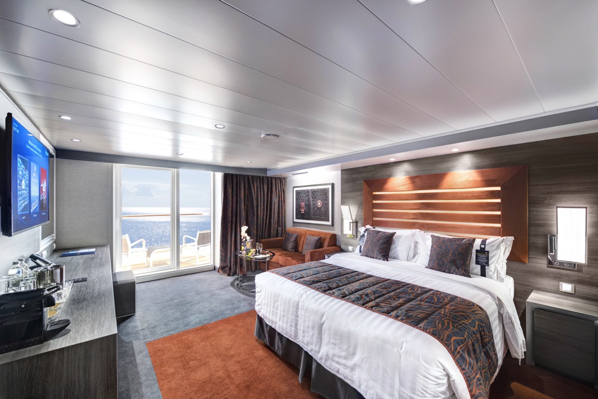 MSC Cruises MSC Meraviglia YC Deluxe Suite 1.jpg