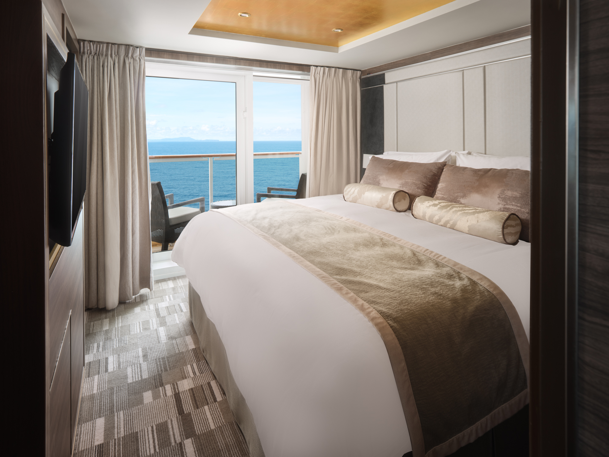 Forward-Facing Deluxe Penthouse with Large Balcony