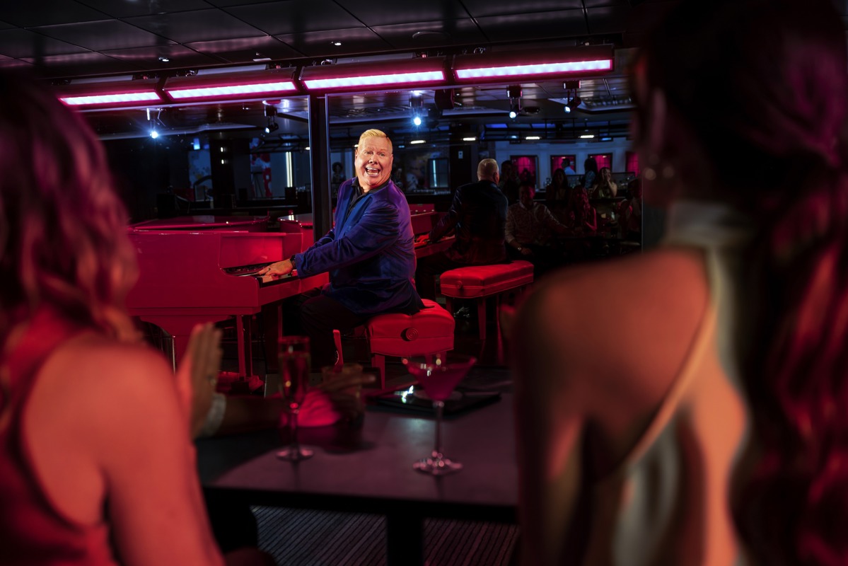 RCI Icon of the Seas Duelling Piano - R.Jordan.jpg.jpg