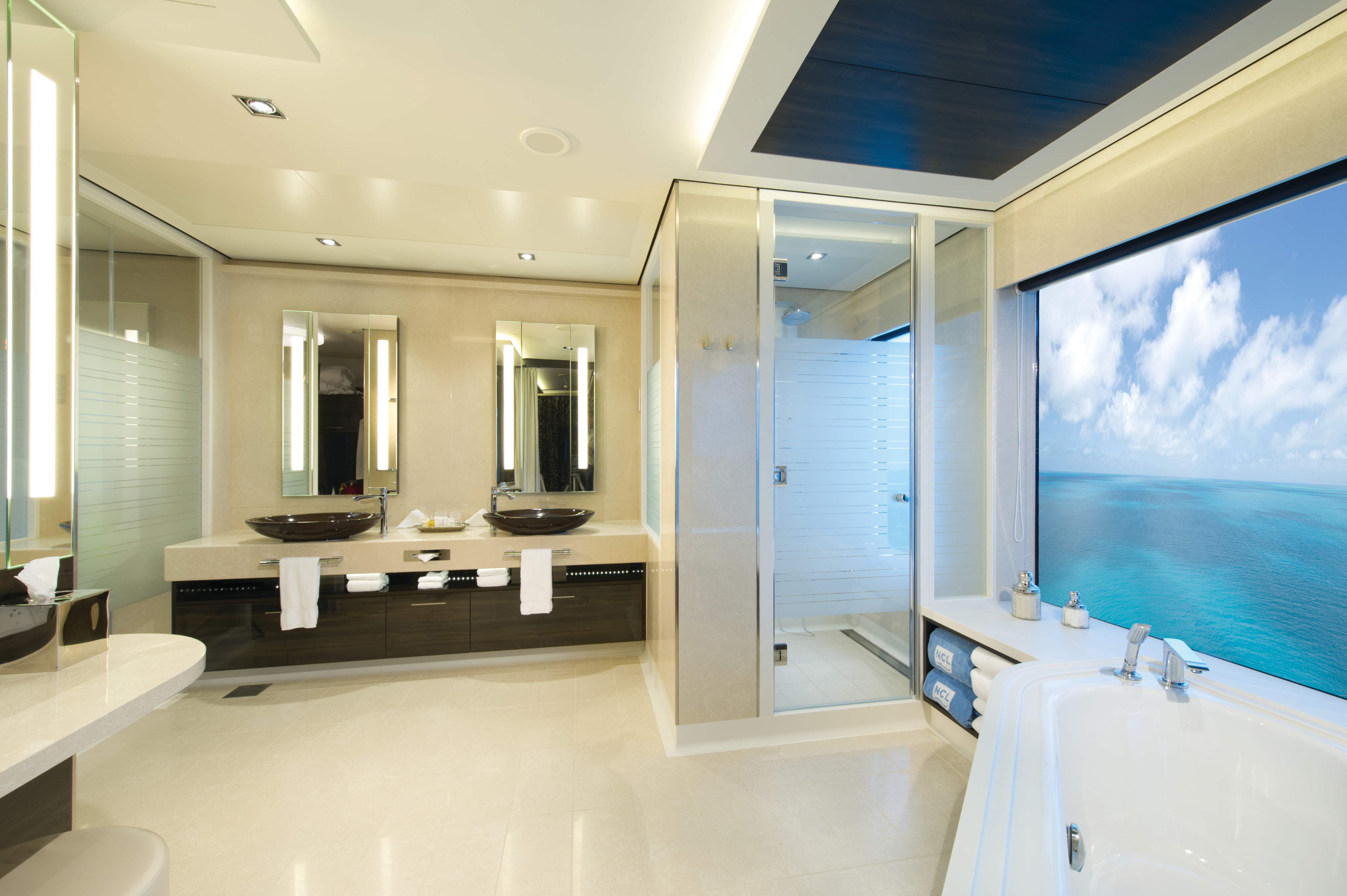 The Haven Deluxe Owner's Suite with Large Balcony