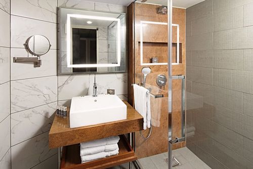 Club Continent Suite