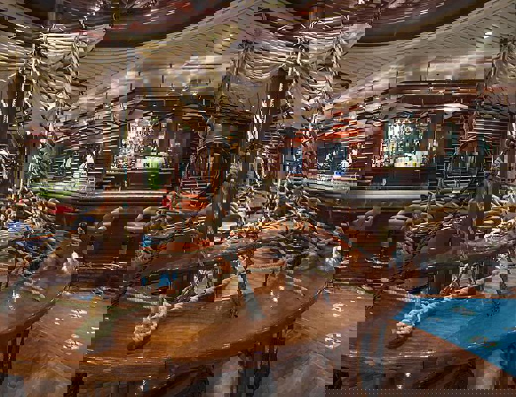 RCI Schooner Bar 2.jpeg