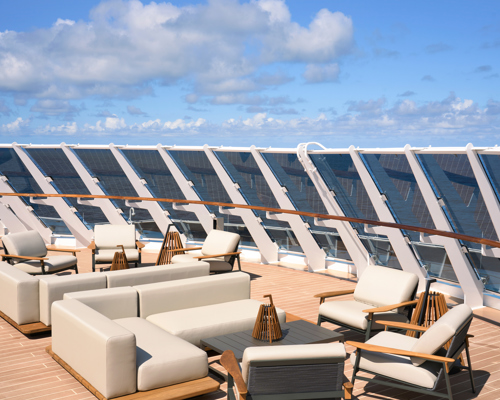 EXPLORA I HELIOS POOL AND BAR 02