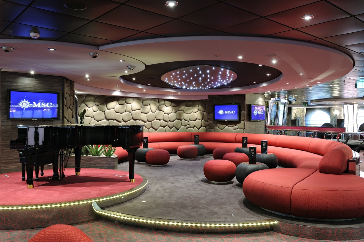 MSC Cruises MSC Splendida The Aft Lounge 4.jpg