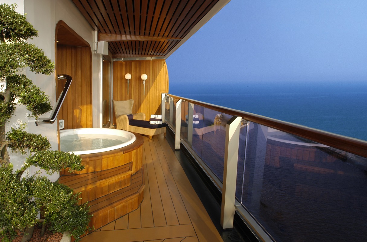 Holland America Line Vista-Class Accomodation Pinnacle Suite Verandah.jpg