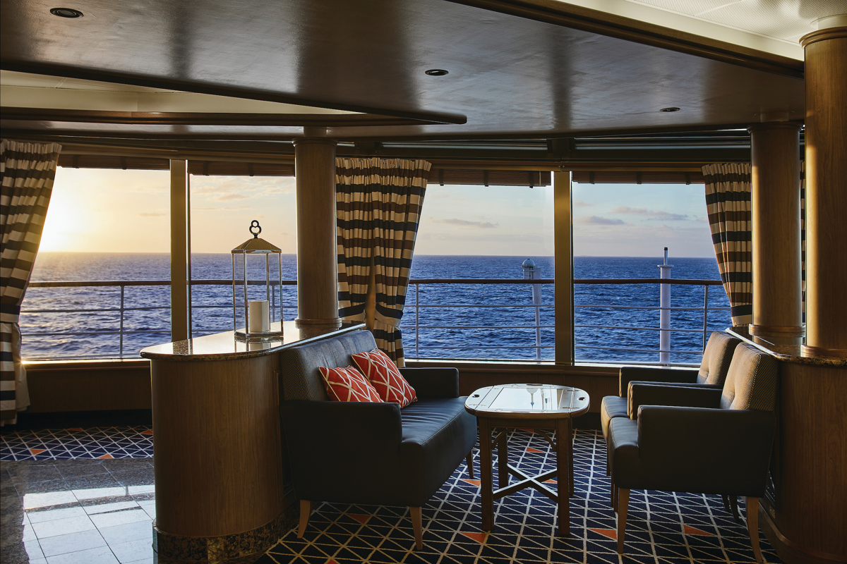 Silversea - Silver Wind - Observation Lounge 3.jpg