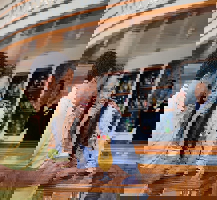 Regent Seven Seas - Seven Seas Voyager - Pool Bar.jpg