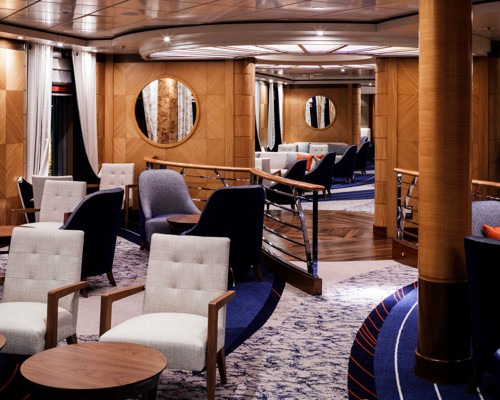 P&O Cruises Arcadia Spinnaker Bar 2.jpg