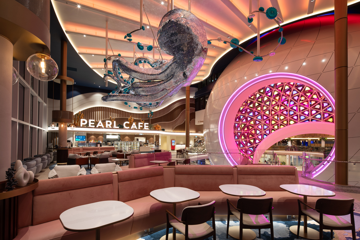 LG26 Pearlcafe1