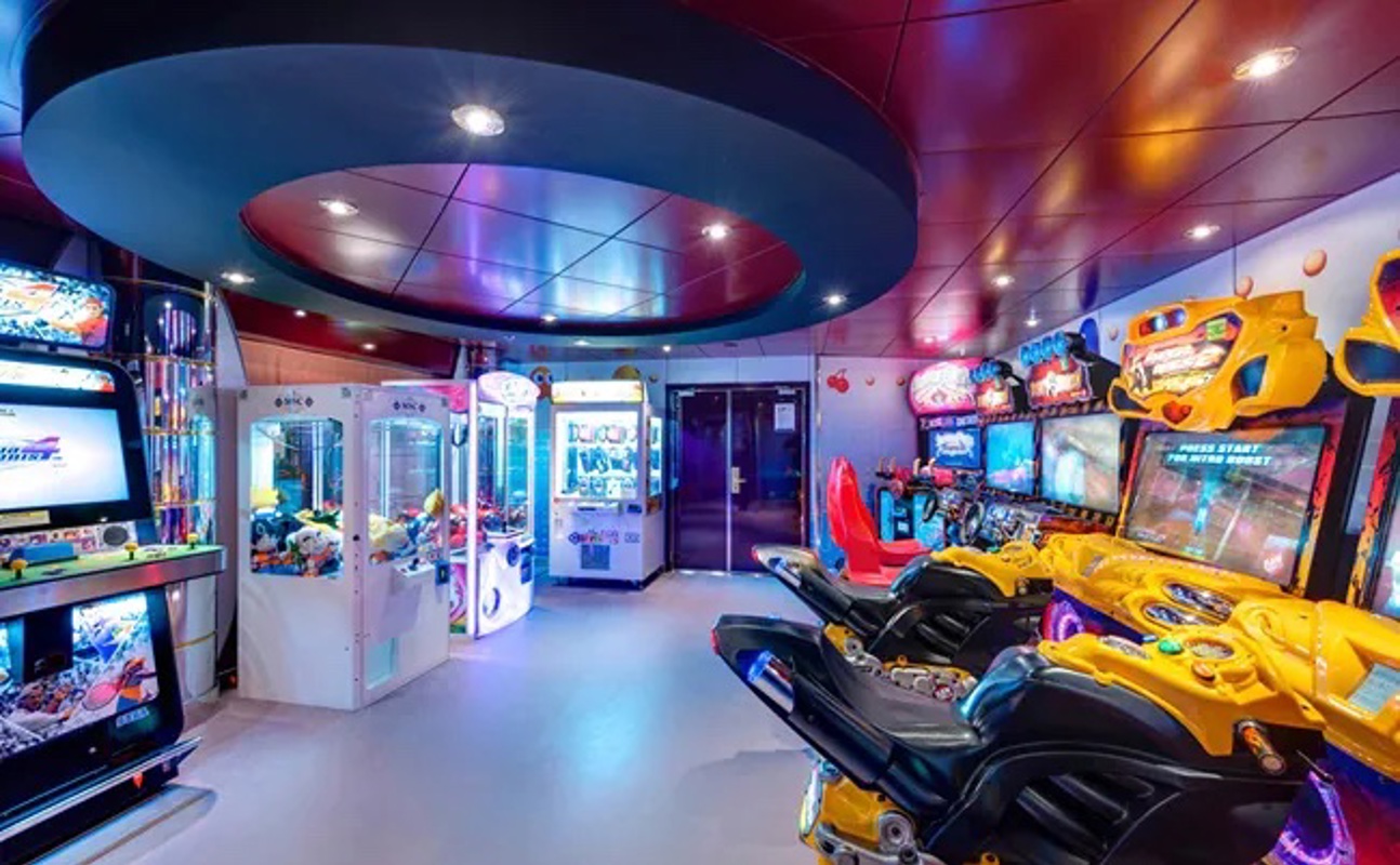 MSC Cruises MSC Splendida Arcade.jpg