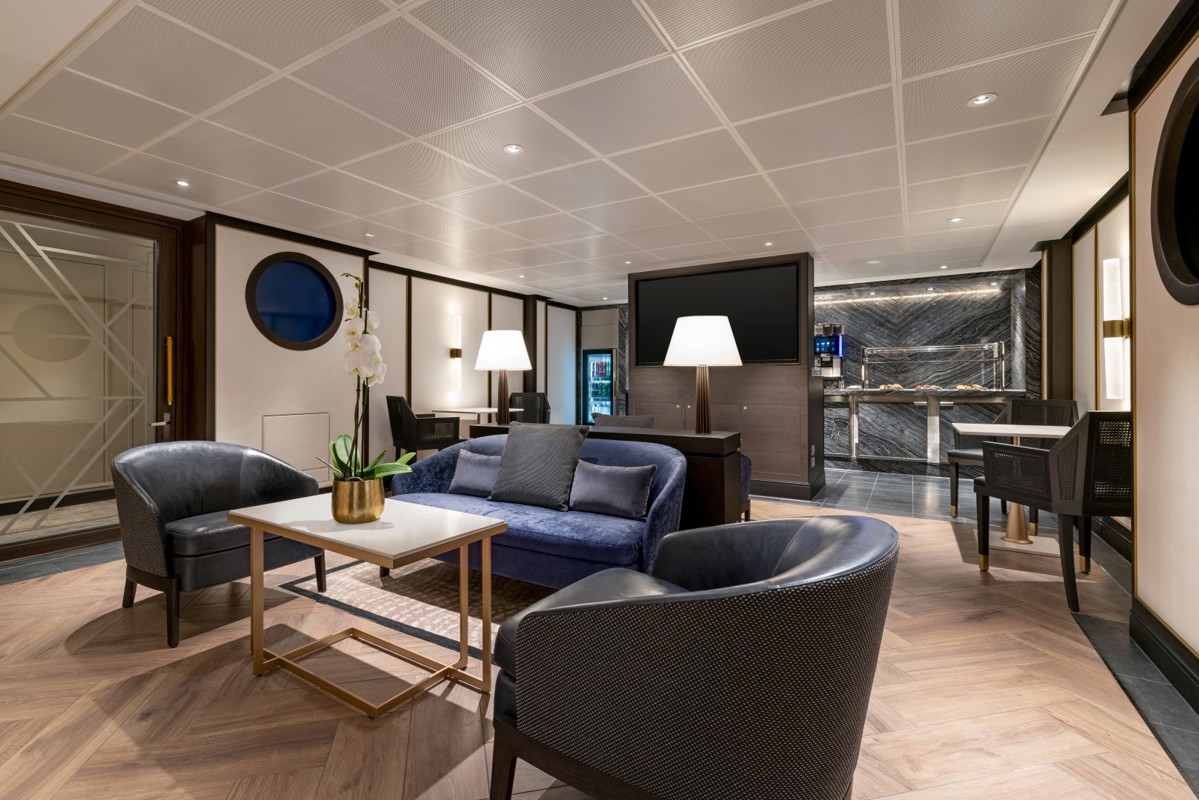 Oceania Riviera - Executive Lounge 2.jpg