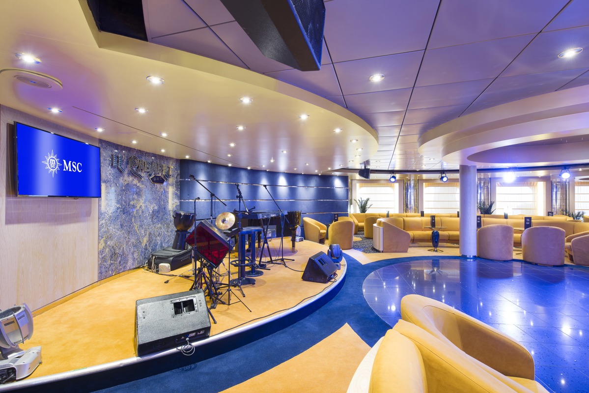 MSC Cruises MSC Lirica Le Cabaret 2.jpg