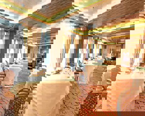 p&o Azura_dining_Seventeen.jpg