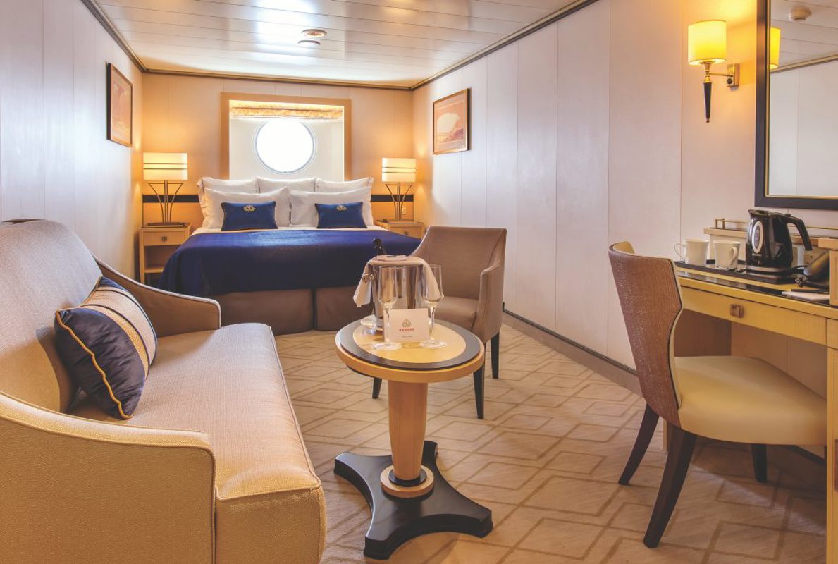 Cunard Queen Mary 2 Accommodation Oceanview.jpg