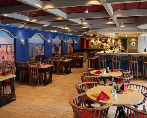  MSC Cruises Fantasia Class Splendida sante fe.JPG