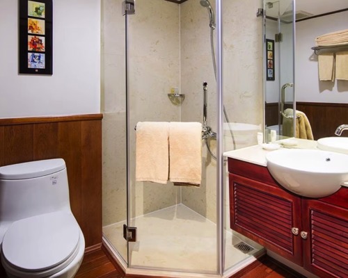 AmaWaterways, AmaDara, Suites Bathroom.jpg