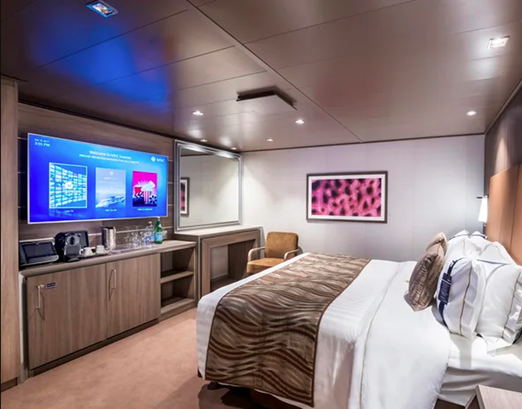 MSC Cruises MSC Seascape MSC Yacht Club Interior Suite.png