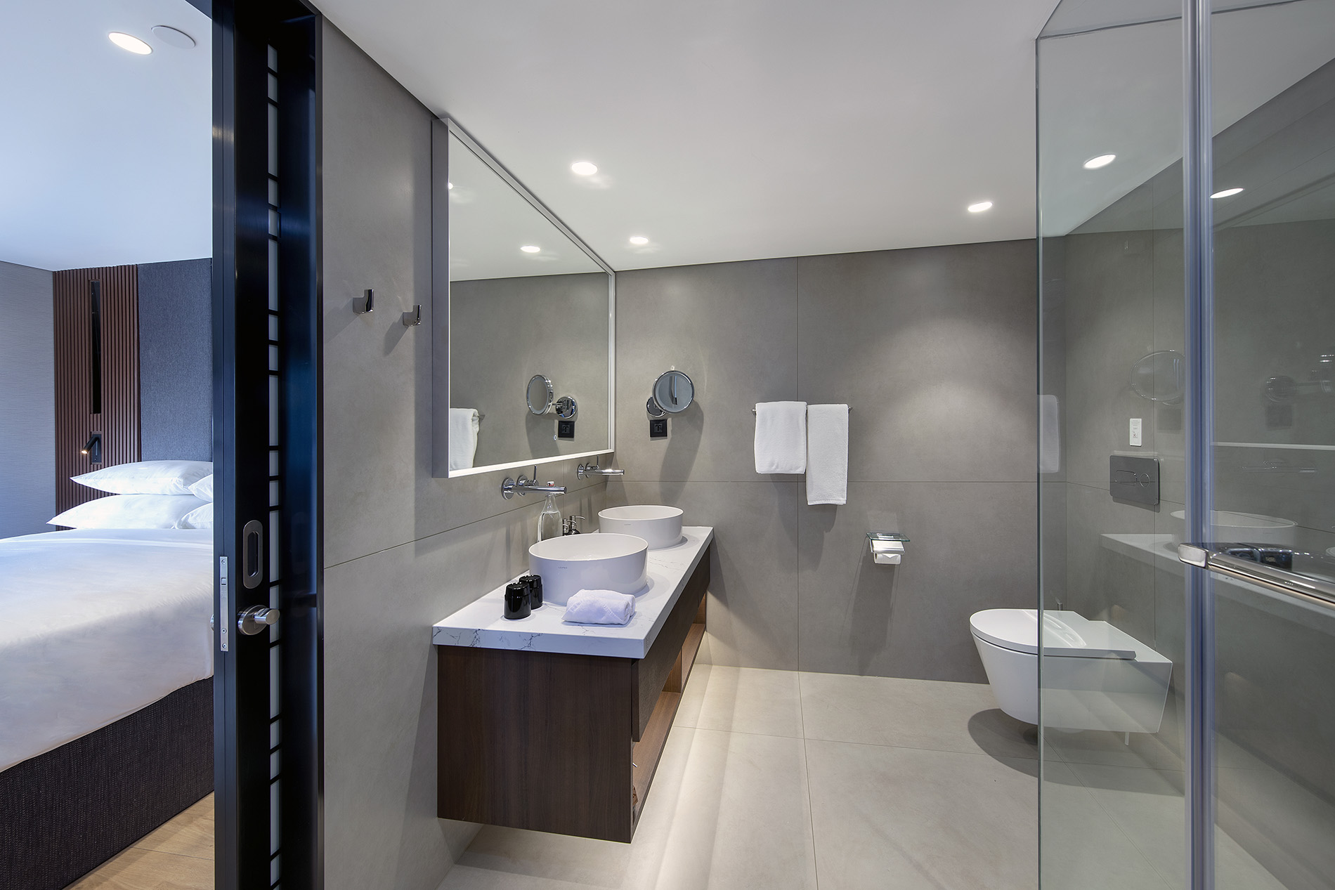 Owner's One-Bedroom Suite - Deck 4