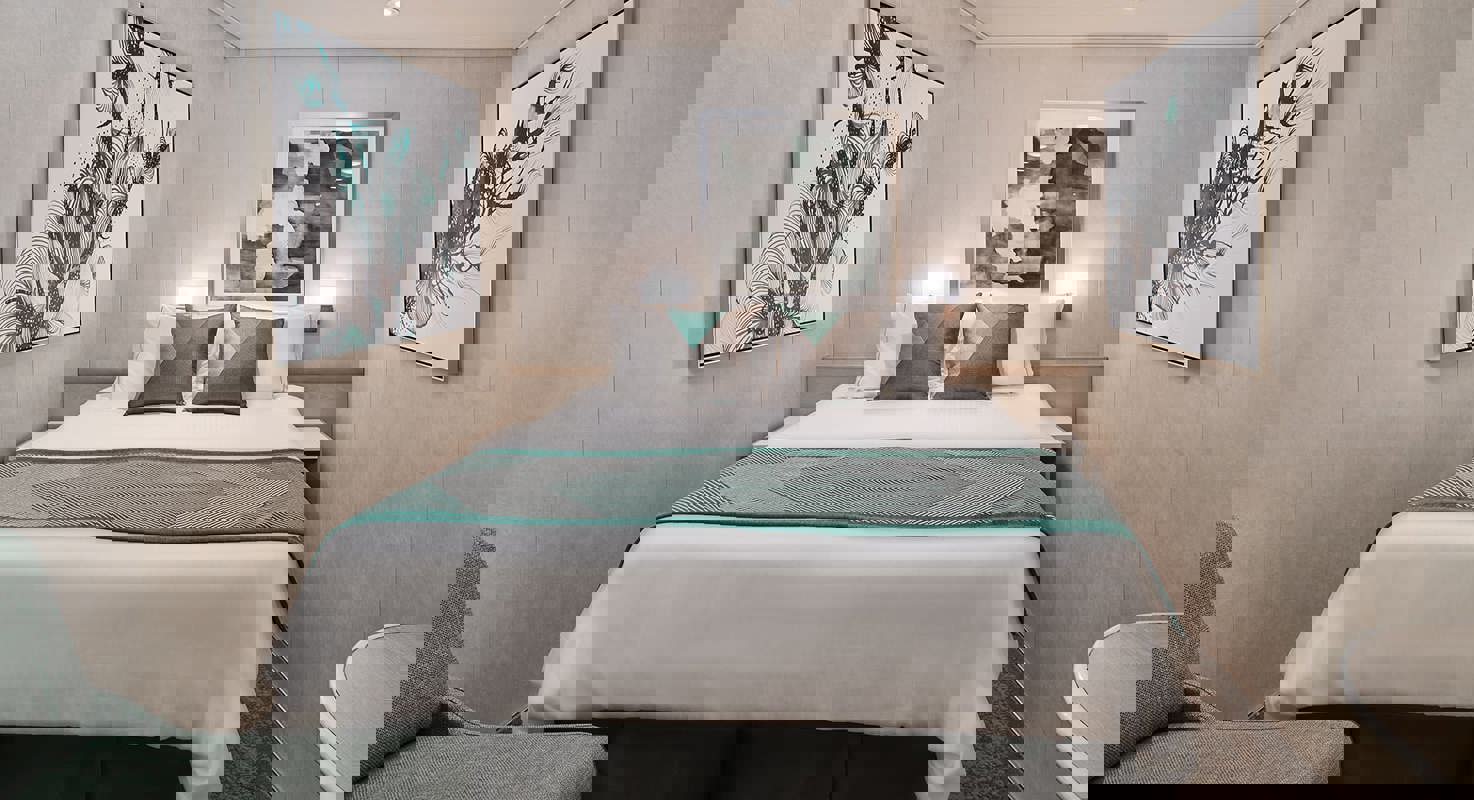 Norwegian Sky - Solo Inside.jpg