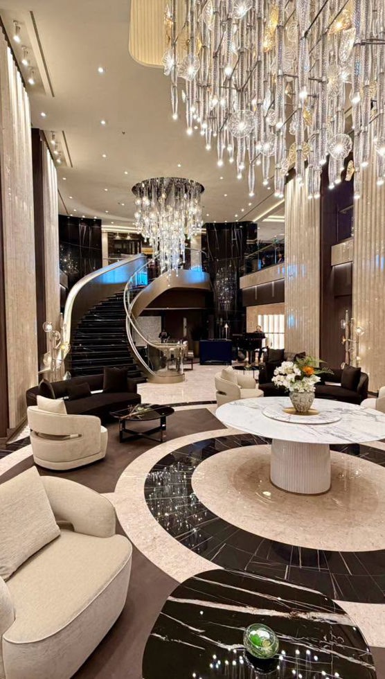 Explora III Lobby