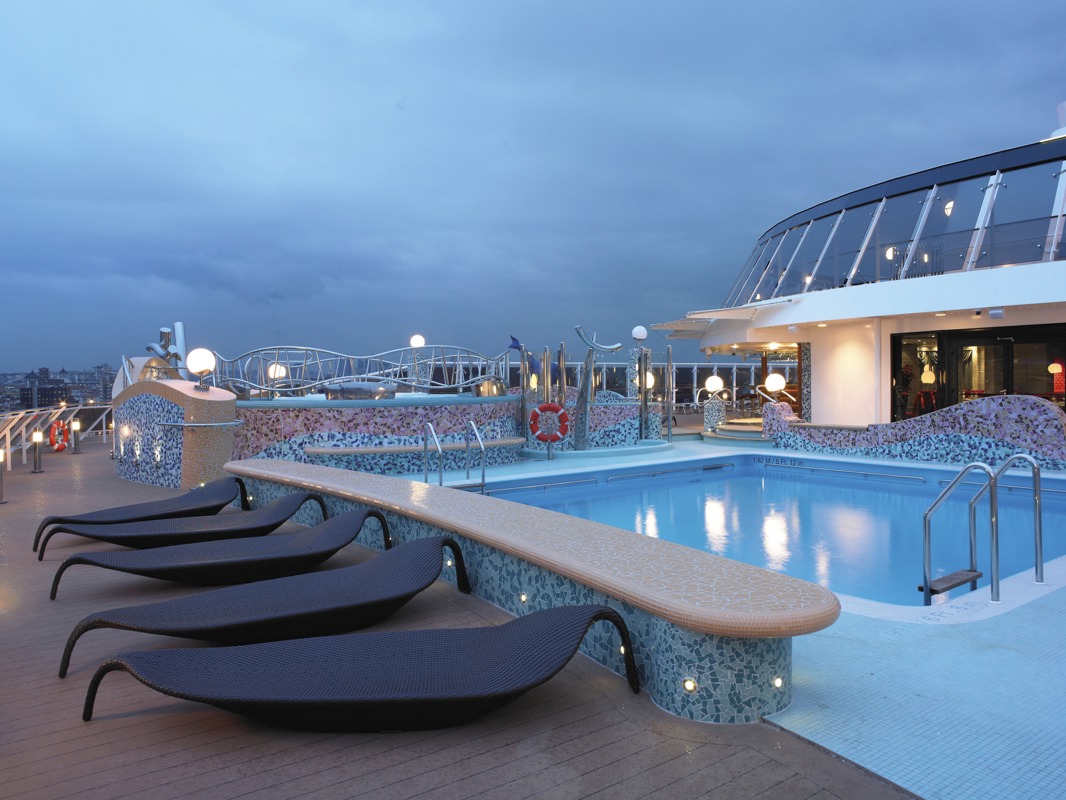MSC Cruises MSC Fantasia Pools 3.jpg