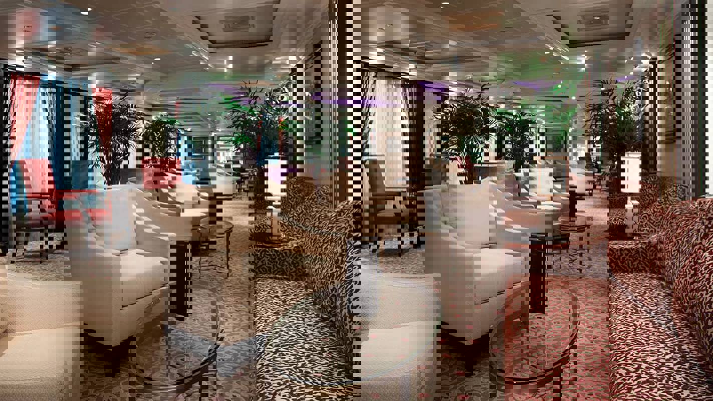 Oceania Marina - Grand Bar 3.jpg