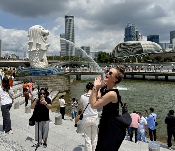 Lucy at Merlion Park