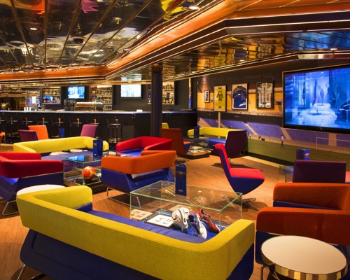 Pullmantur Monarch Interior Sports Bar.jpg
