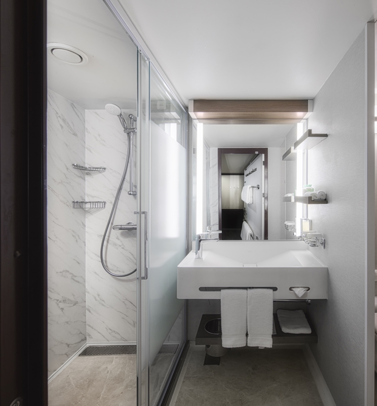 NCL Norwegian Jewel Forward-Facing Deluxe Penthouse with Large Balcony 2.jpeg