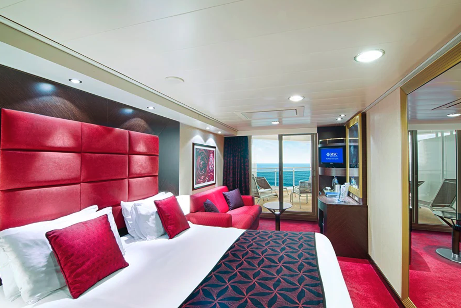 Deluxe Suite Aurea with Sealed Window