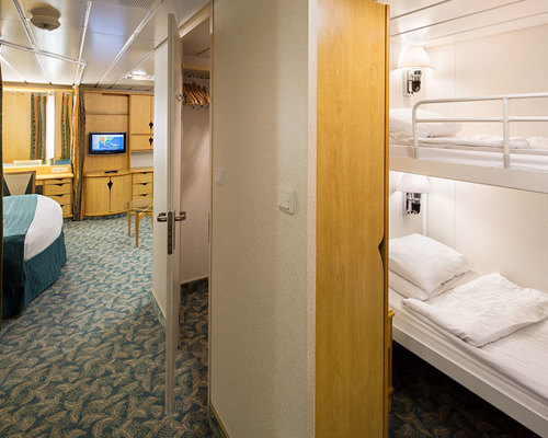 RCI Freedom of the Seas Spacious Interior.jpeg