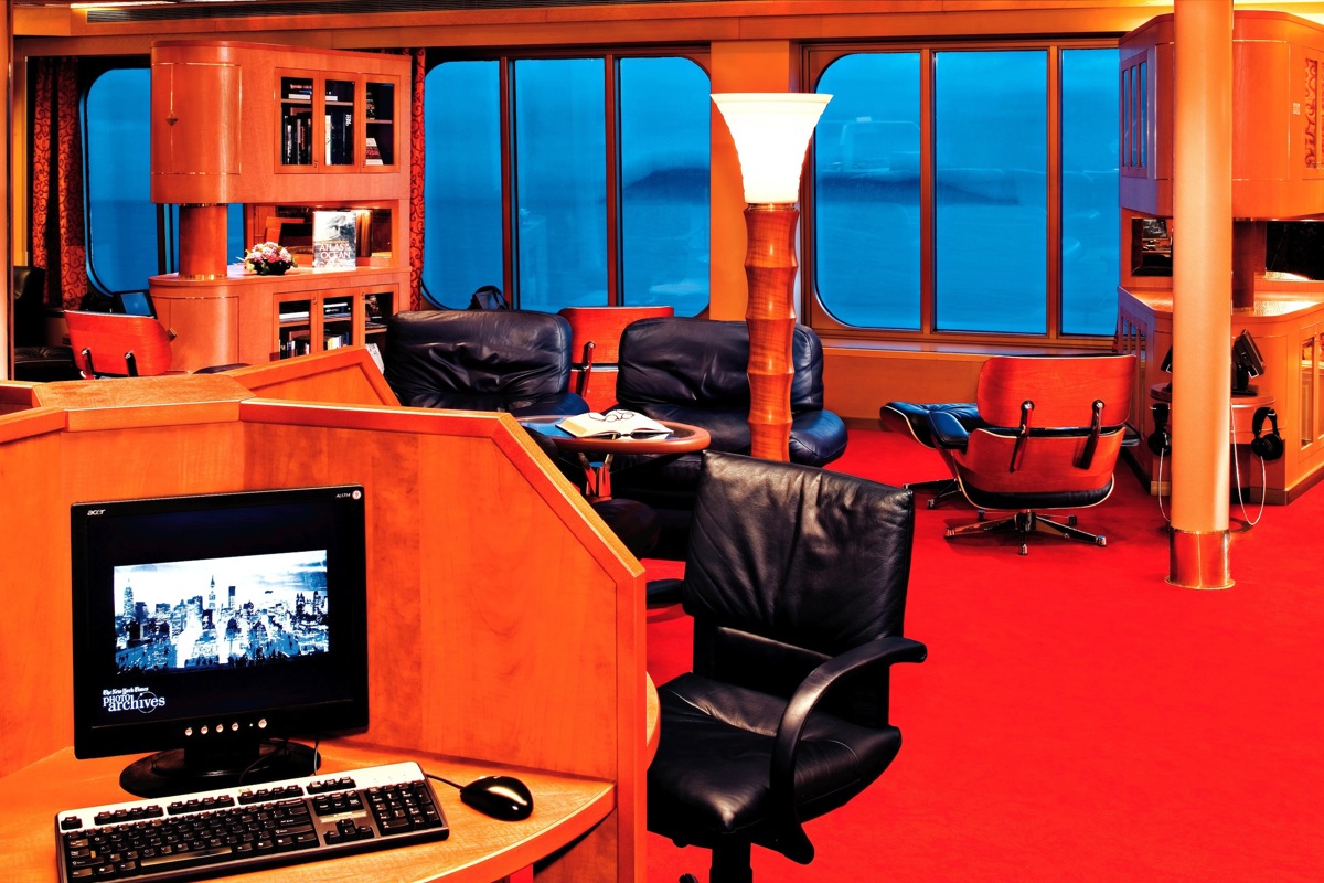 Holland America Line S-Class Interior Explorations Cafe 5.jpg