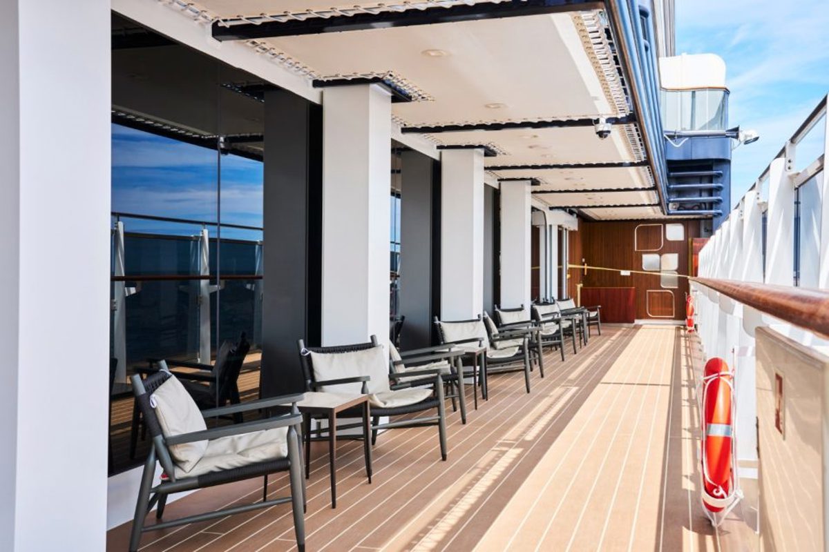 Explora Journeys EXPLORA III Crema Café 3.jpg