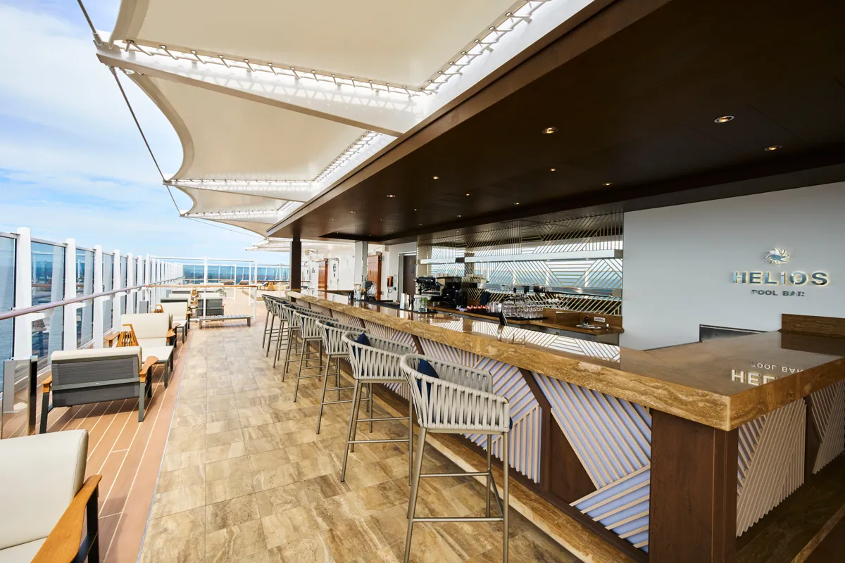 EXPLORA I HELIOS POOL AND BAR 03