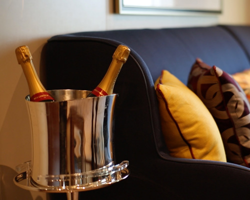 Seabourn Ovation Accommodation Veranda Suite 2.jpg