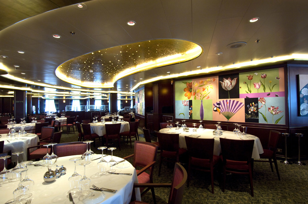 P&O Cruises Ventura Interior Baytree Restaurant.jpg
